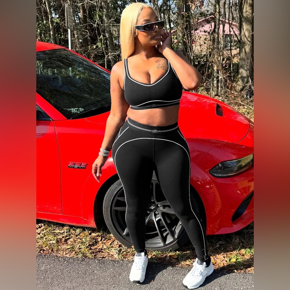 3-Piece Athletic Set – Cropped Zip Jacket, Sports Bra & High-Waisted Leggings